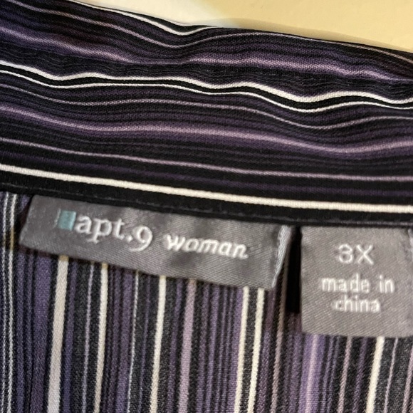 Womens 3X apt 9 button up top.  3/4 sleeve. Purple pin stripes. Good condition - Picture 3 of 4
